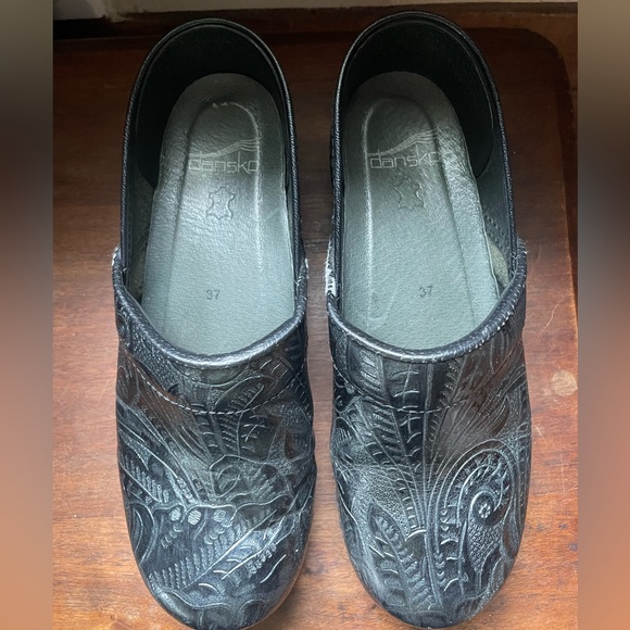 Dansko Tooled Leather Clogs Size 37 - Picture 3 of 5